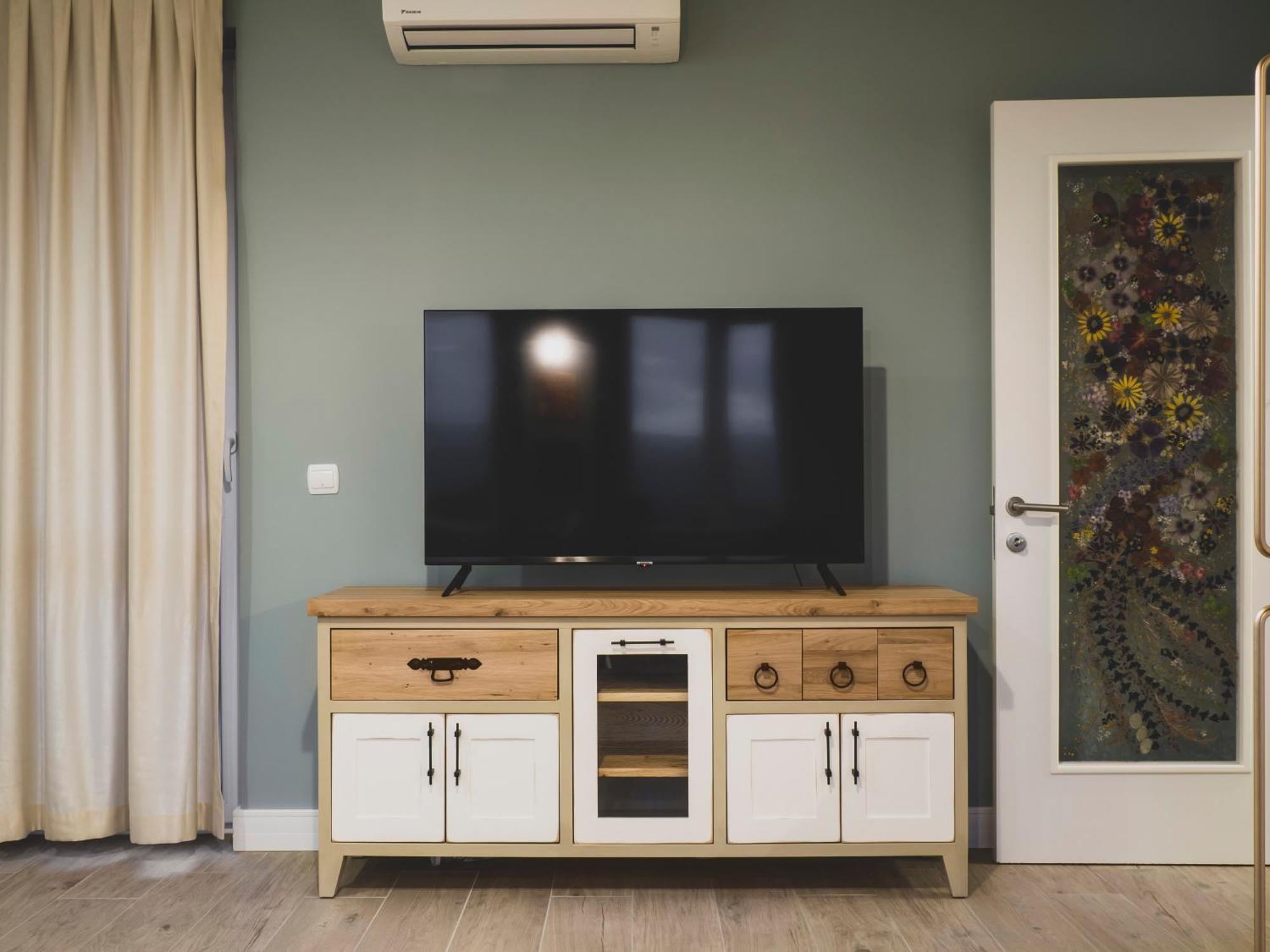 Stylish 1bd - Free Private Garage *
