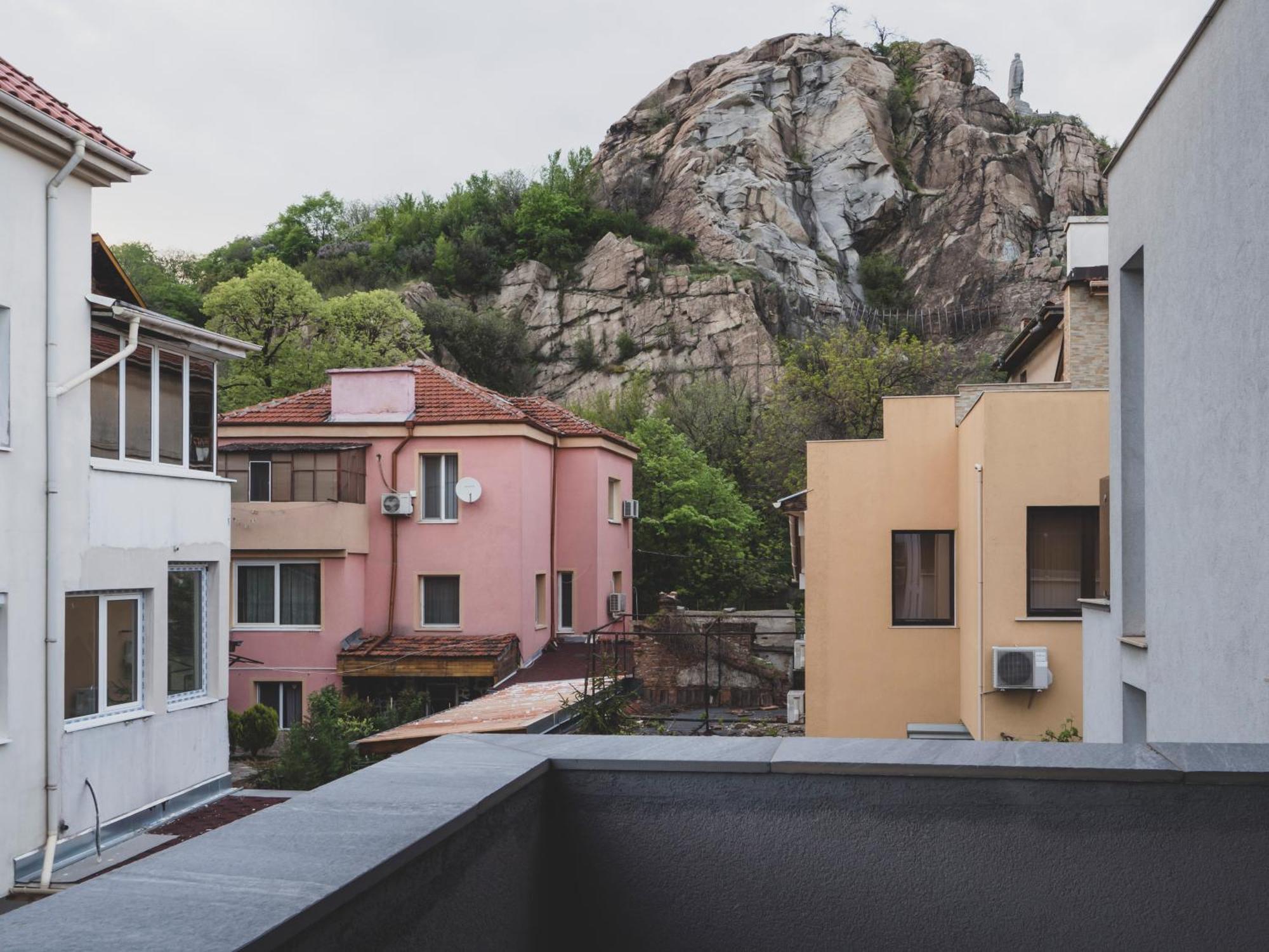 Stylish 1bd - Free Private Garage * Plovdiv